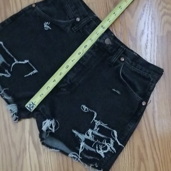 Vgt high waisted Cutoffs wranglers size 31 - Picture 4 of 8